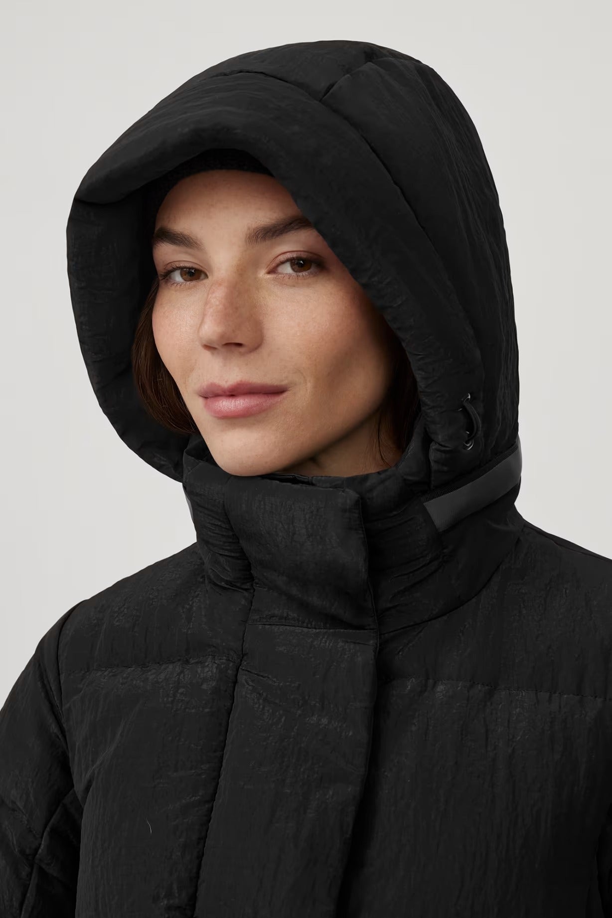 Byward Parka Black Disc Shiny Crinkle